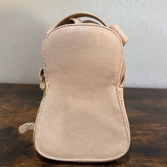 NWOT Charming Charlie Puppy Dog 🐶 Crossbody IPhone Purse Tan - Picture 4 of 6